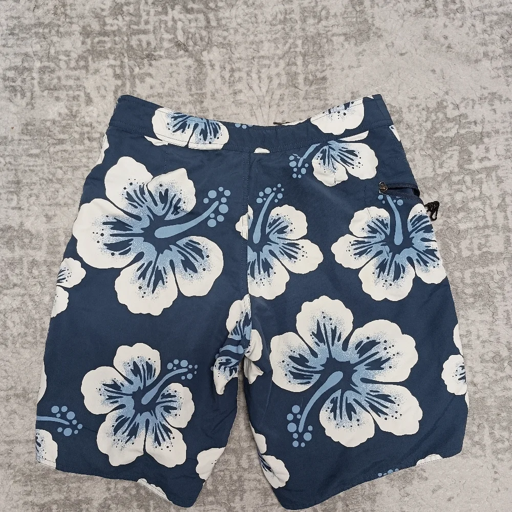 Patagonia Blue Floral Men's board shorts Size 32